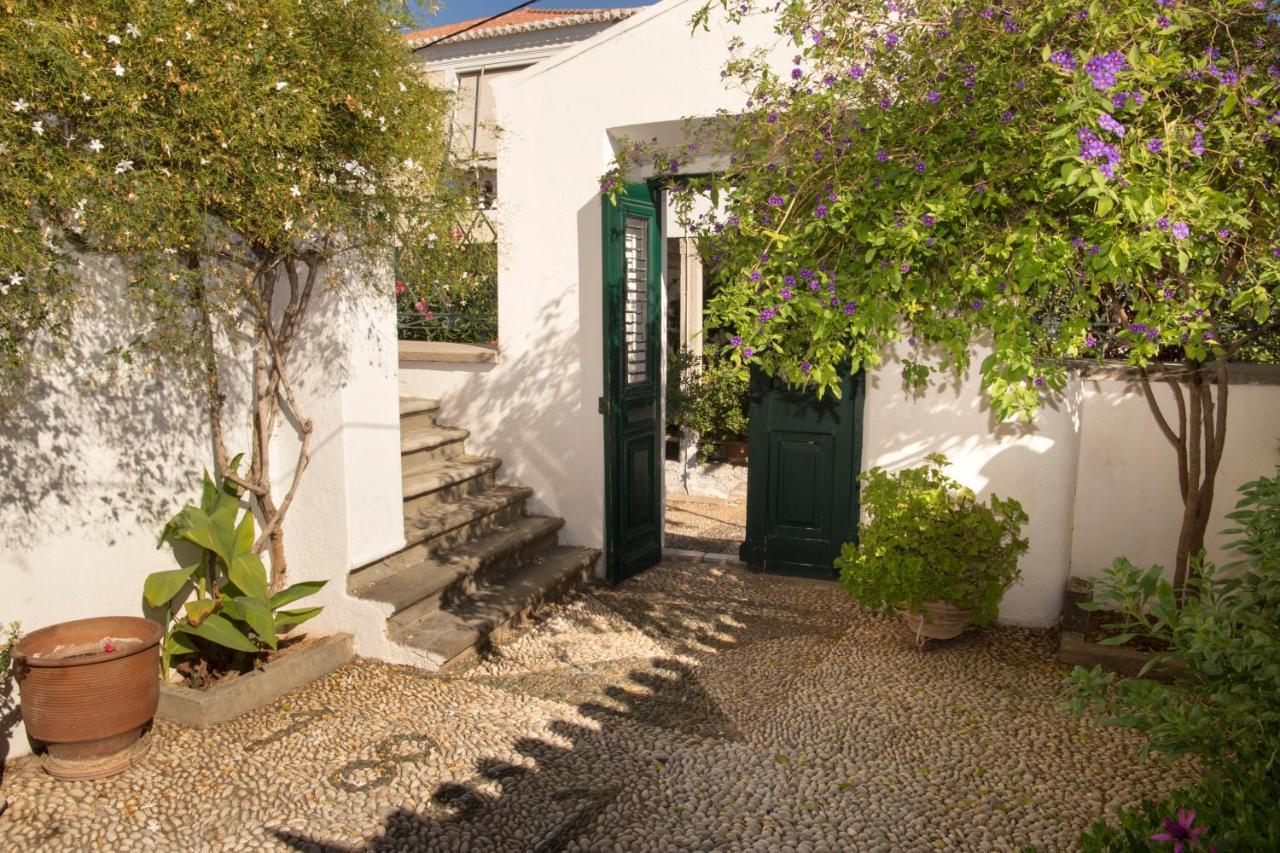 1861 Mansion Spetses Villa Eksteriør bilde